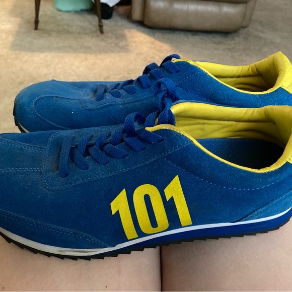 Vault 101 fallout 3  shoes - Picture 1 of 4